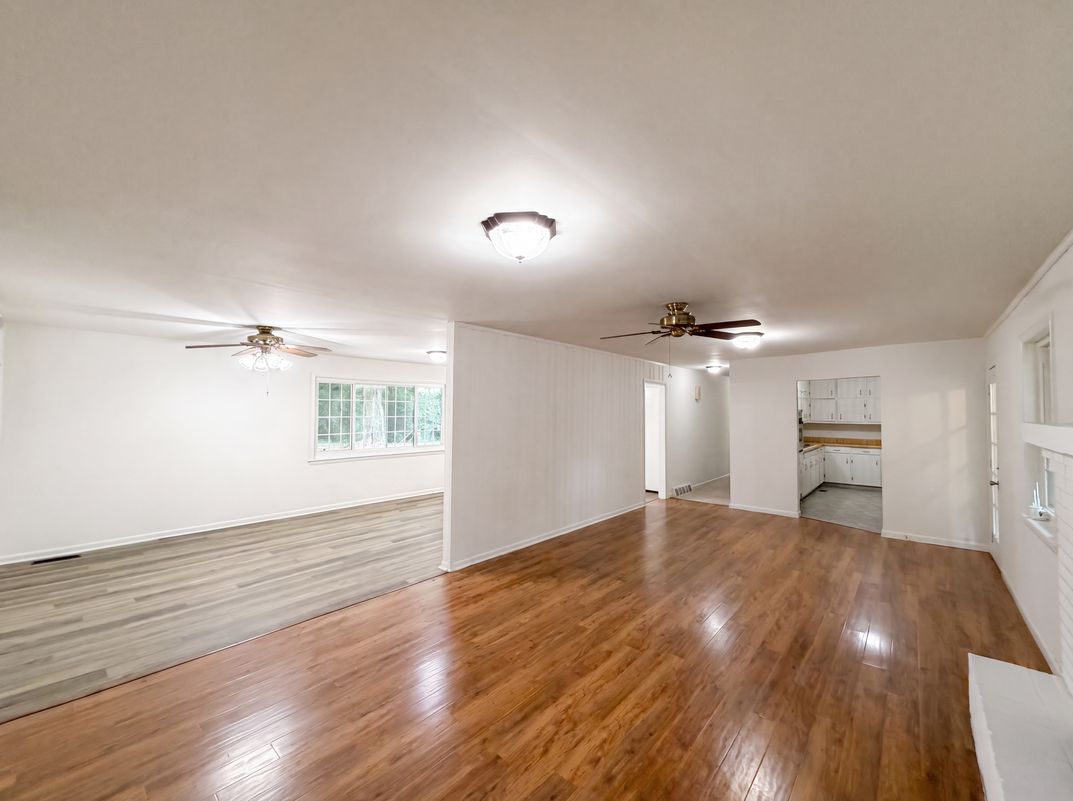 Photo 10 of 24 of 210 Pinewood Ln, Stockbridge, GA