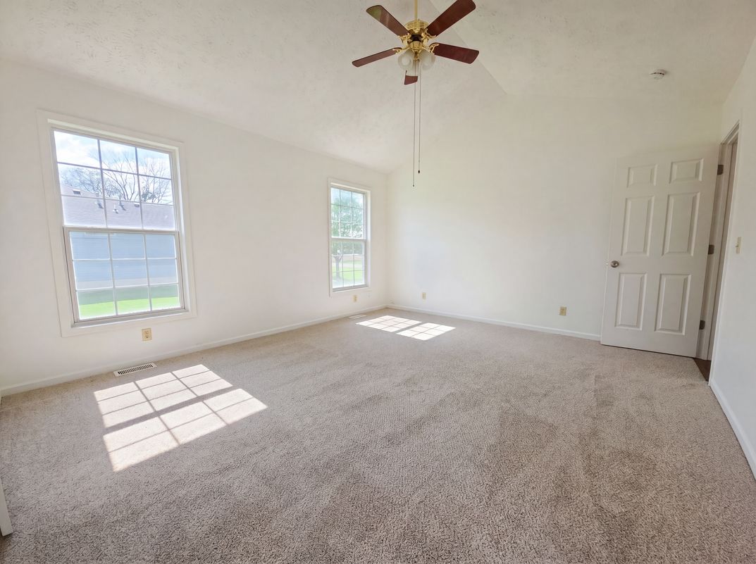 Photo 4 of 21 of 215 W Gano Chance Dr, Centralia, MO
