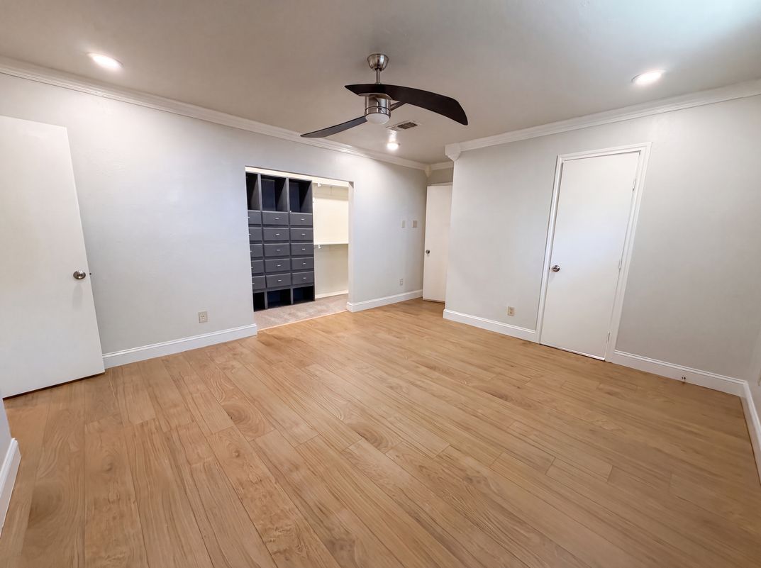Photo 18 of 22 of 3423 Willow Crest Ln, Dallas, TX