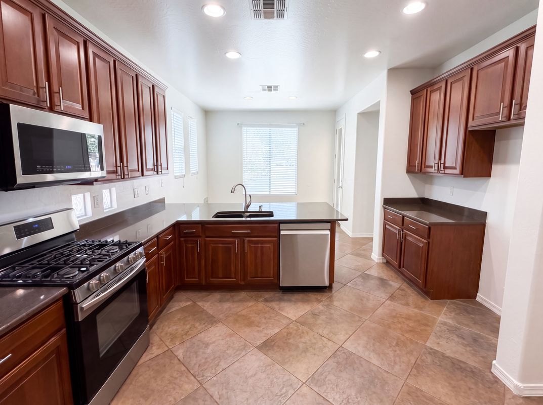 Photo 15 of 51 of 10964 N 161st Ave, Surprise, AZ