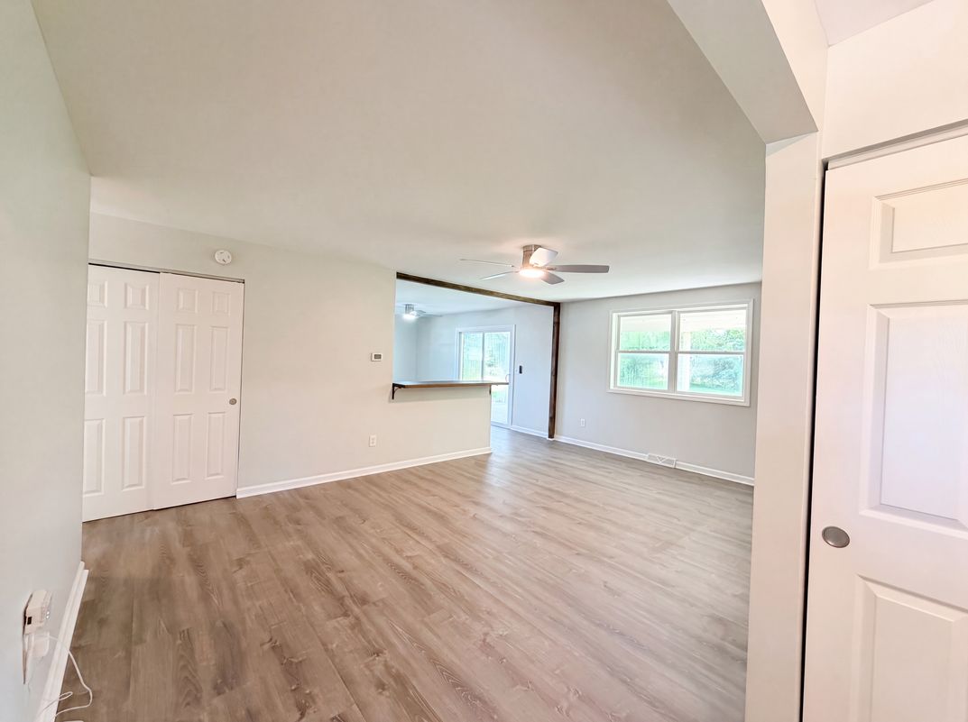 Photo 9 of 22 of 610 Mercury Dr, Cincinnati, OH