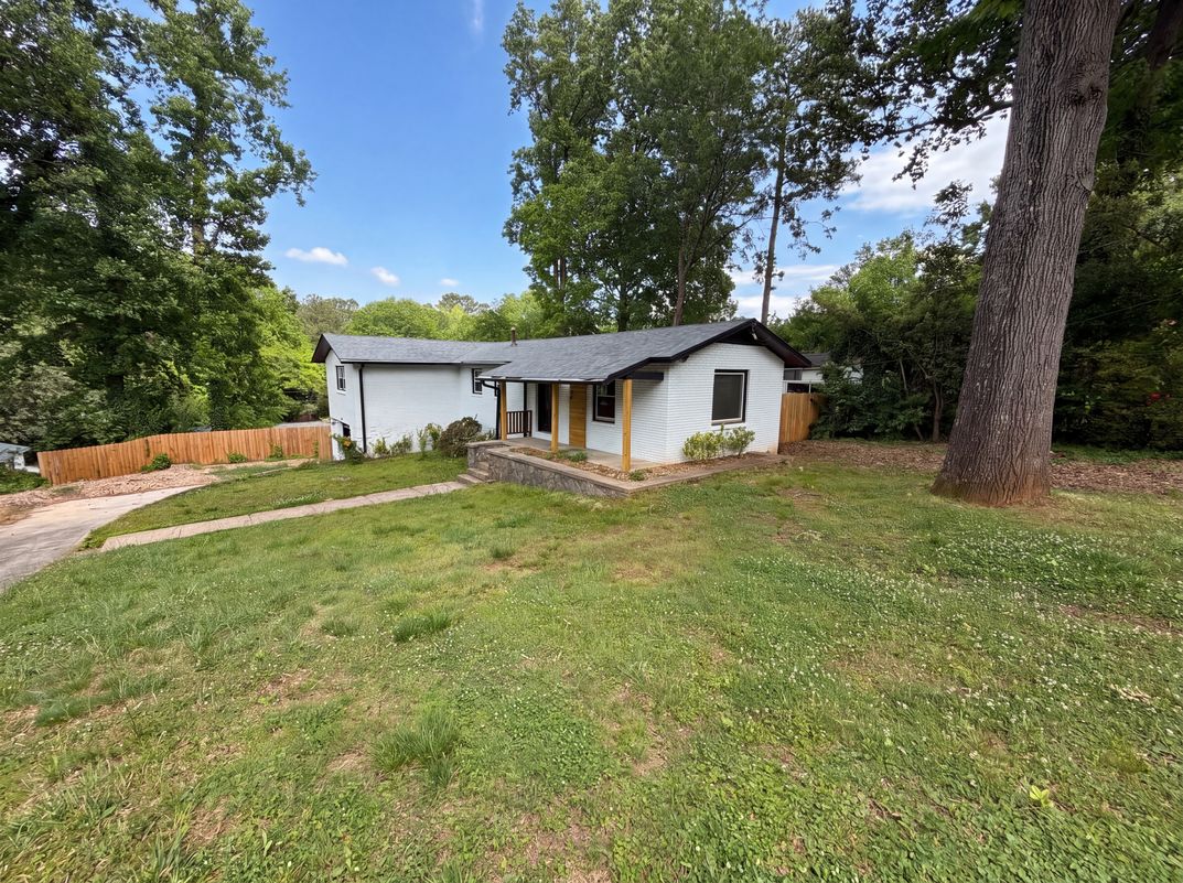 Photo 27 of 30 of 3807 Greenhill Dr, Atlanta, GA