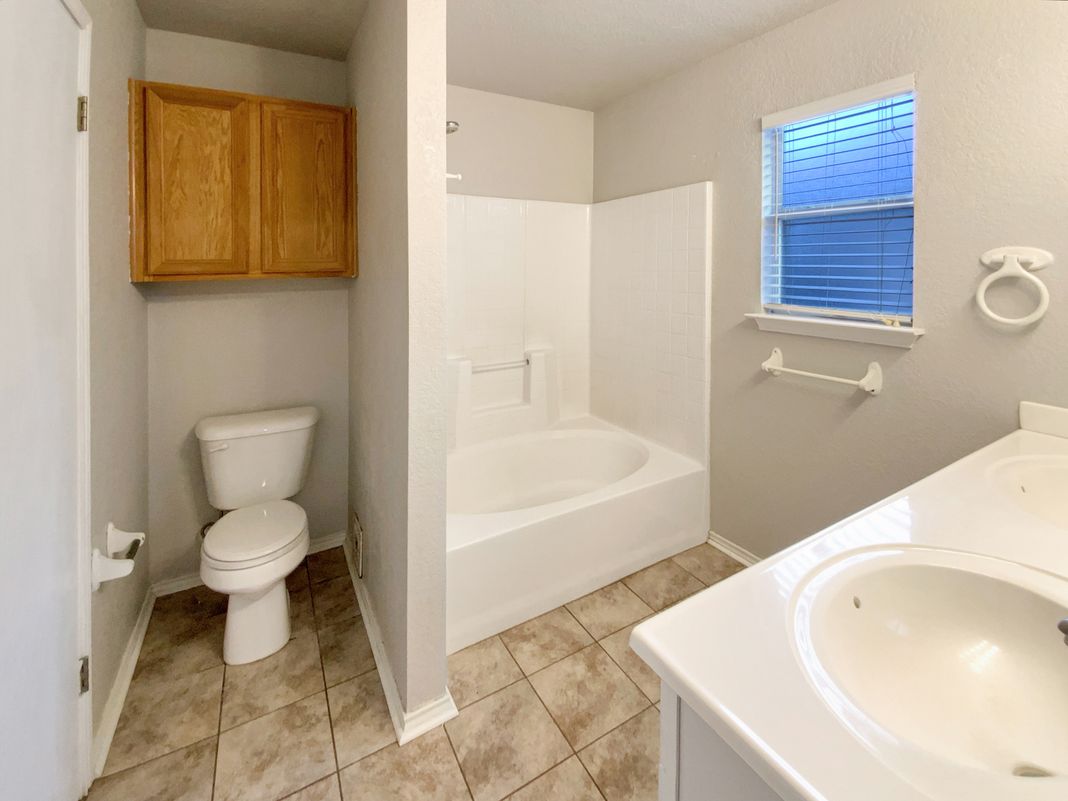 Photo 9 of 16 of 4710 Silver Leaf Ct, Temple, TX