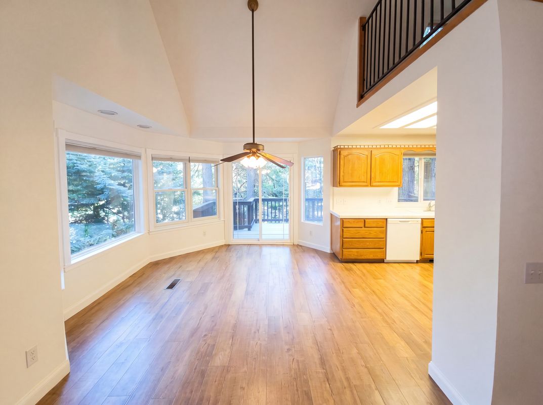 Photo 8 of 31 of 472 Brentwood Dr, Lake Arrowhead, CA