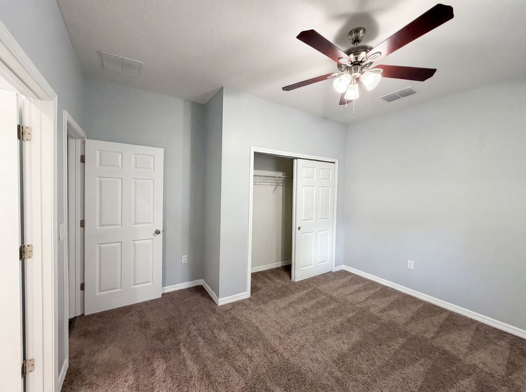 Photo 15 of 27 of 1013 W 11th St, Sanford, FL