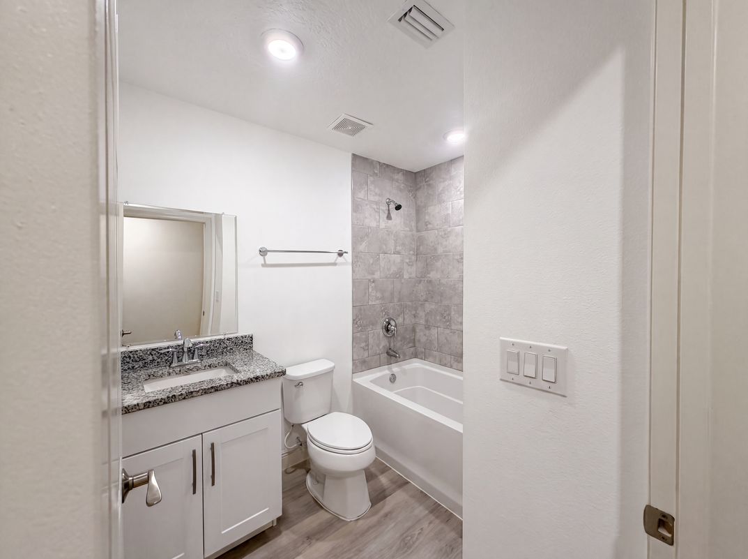 Photo 12 of 26 of 3444 Valeview Dr, Apopka, FL