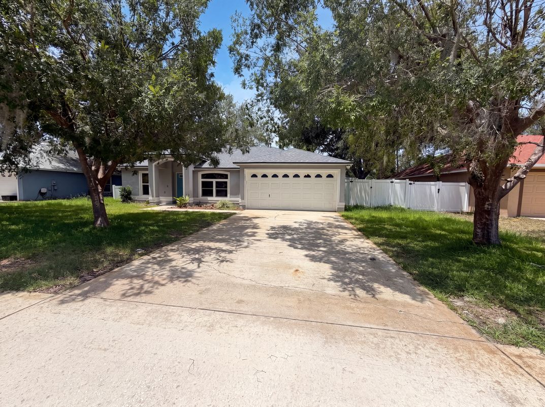 Photo 17 of 20 of 1360 Wildberry Ln, Deltona, FL