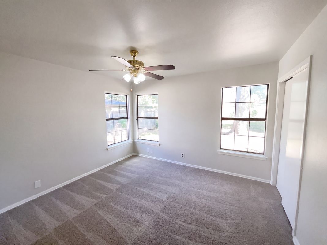 Photo 15 of 21 of 222 Colebrook Dr, San Antonio, TX