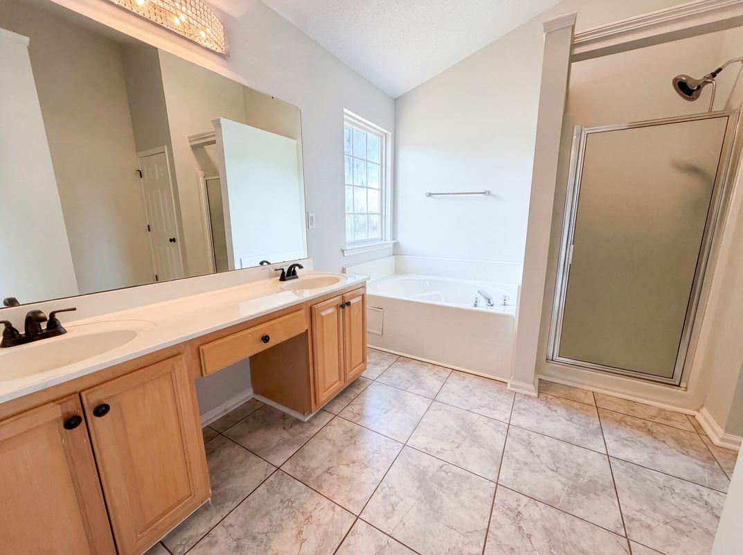 Photo 12 of 26 of 9 Bluff Ridge Ct, Greenville, SC