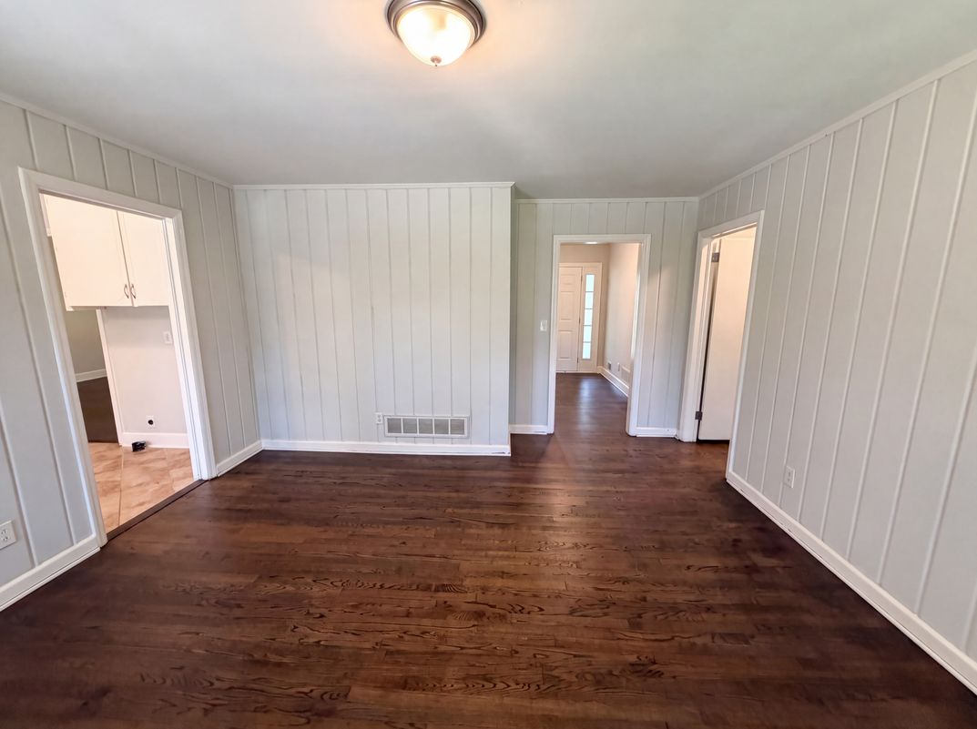 Photo 10 of 23 of 927 Greenlawn Dr, Columbia, SC