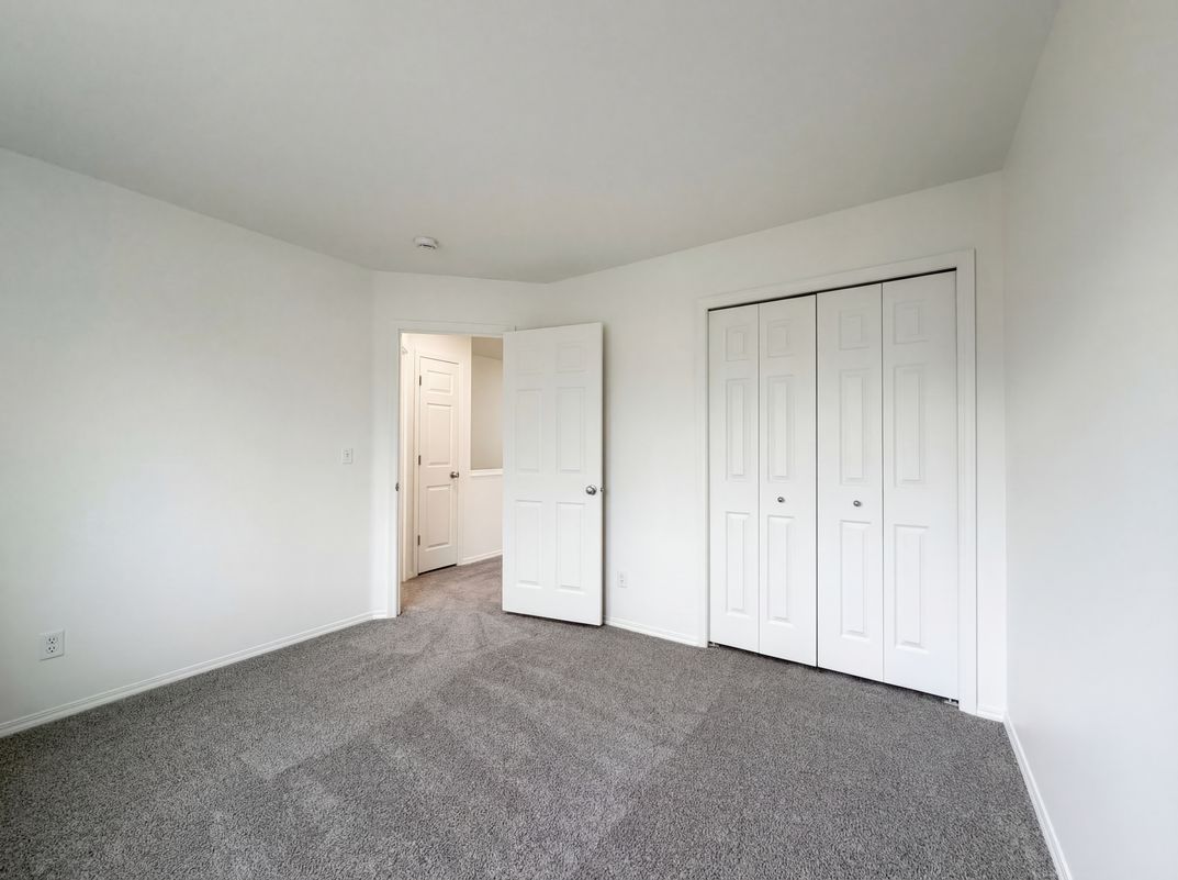 Photo 17 of 22 of 1262 NE Kinney St, Hillsboro, OR