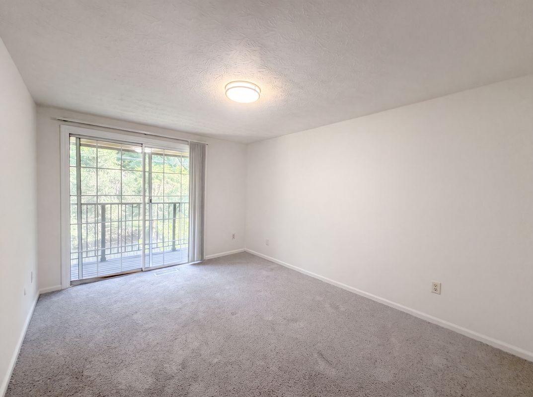 Photo 11 of 43 of 1677 Moravian St, Columbus, OH
