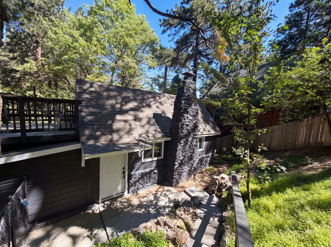 Photo 16 of 24 of 982 Oak Dr, Crestline, CA
