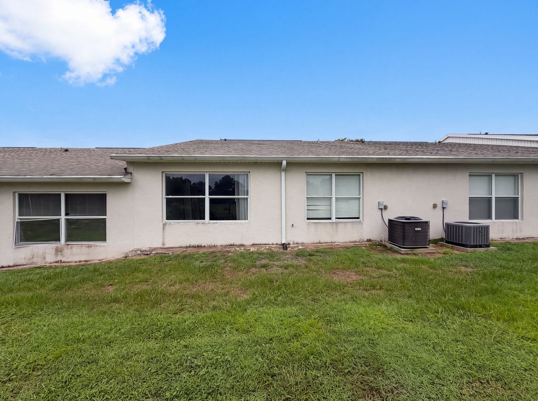 Photo 5 of 27 of 37209 Grassy Hill Ln, Dade City, FL