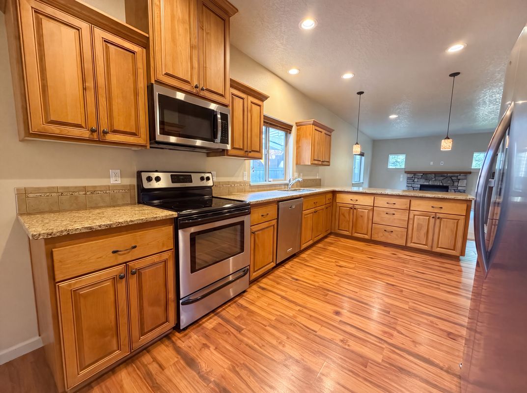 Photo 7 of 19 of 2817 SE Condor Ave, Gresham, OR