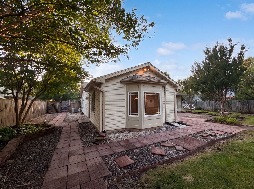 Photo 5 of 51 of 8947 Rosewood St, Manassas, VA