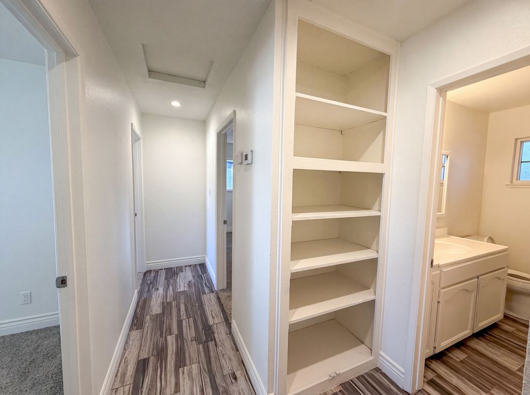 Photo 11 of 31 of 1422 Oakmont Dr, Roseville, CA