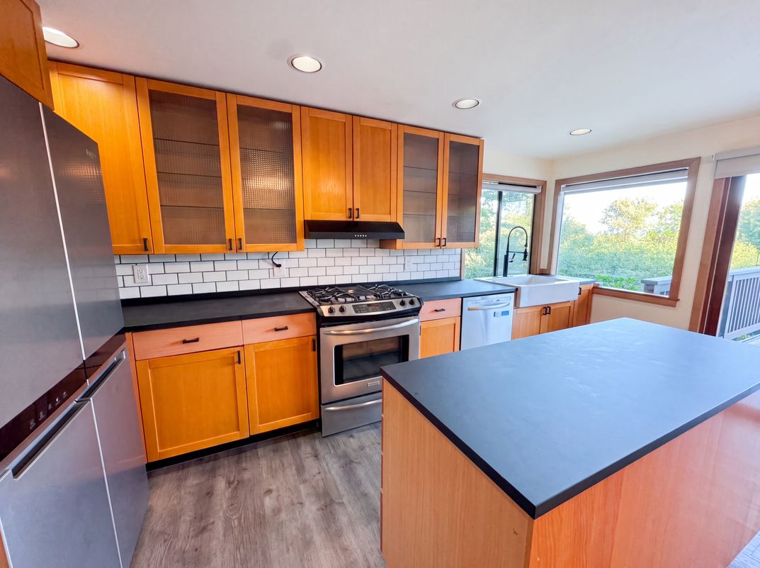 Photo 6 of 29 of 4510 SW 244th St, Vashon, WA