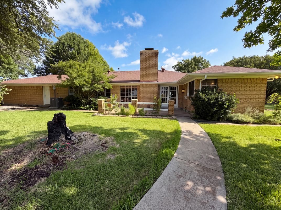 Photo 5 of 20 of 100 Dubb Ln, Red Oak, TX