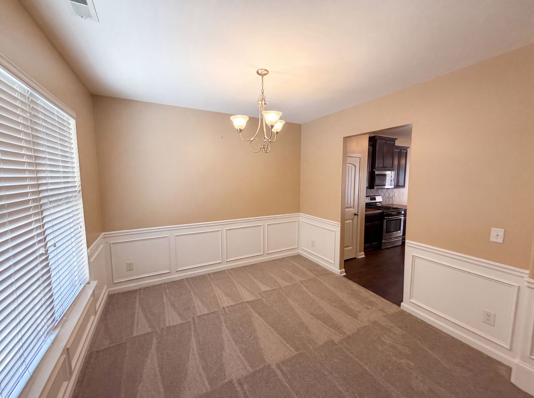 Photo 7 of 23 of 2471 Quincy Loop, Fairburn, GA