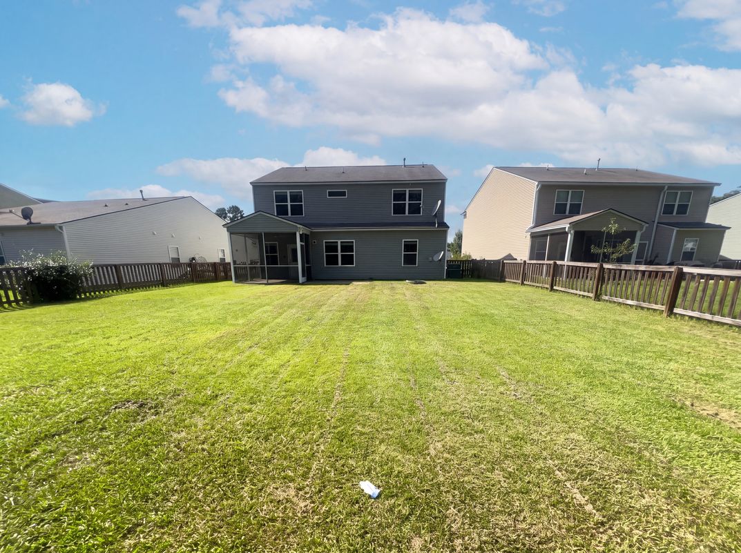 Photo 5 of 42 of 301 Decatur Dr, Summerville, SC