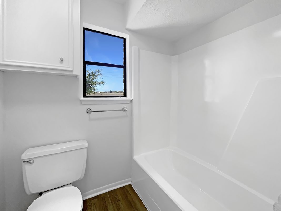 Photo 20 of 24 of 11307 Wickersham Ln, Houston, TX
