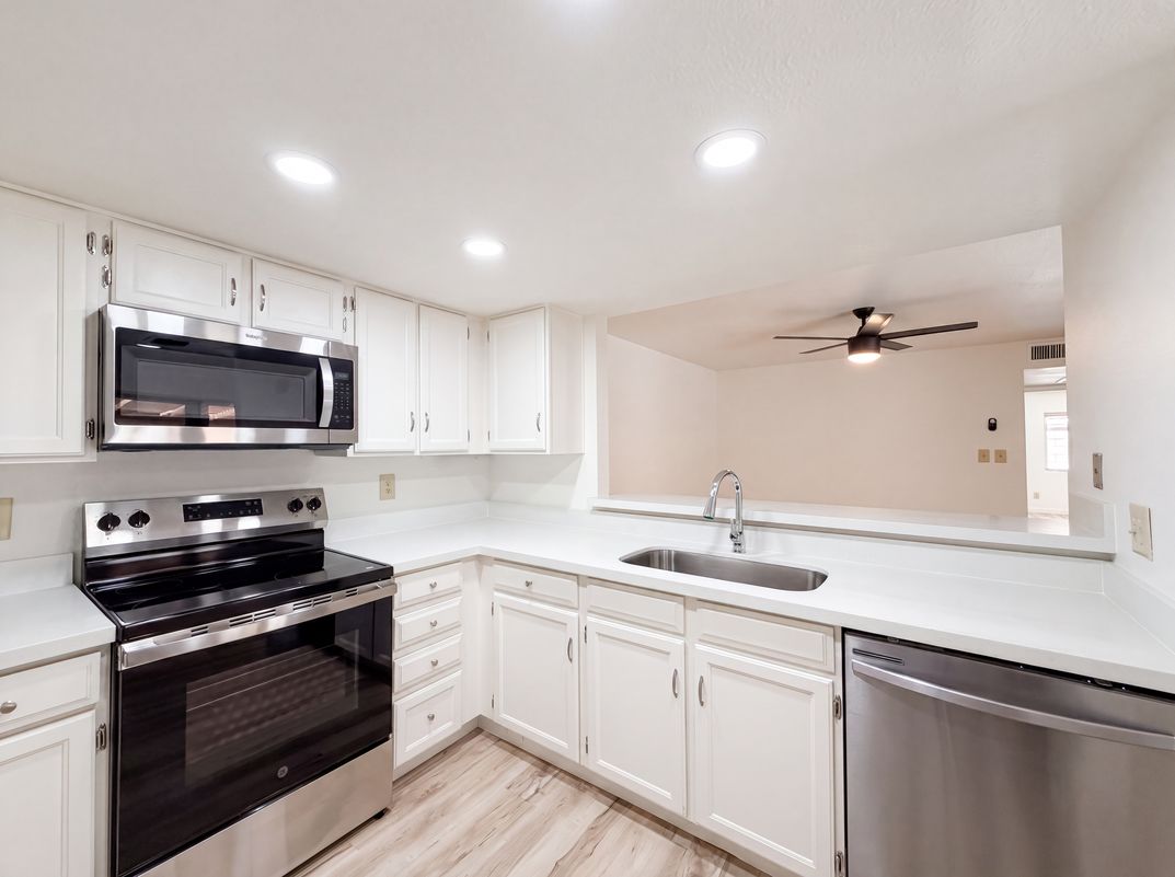 Photo 14 of 19 of 5208 E Tamblo Dr, Phoenix, AZ