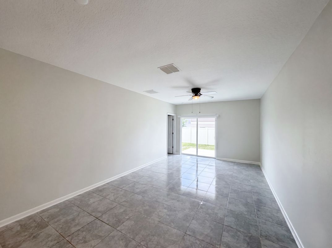 Photo 9 of 21 of 2307 Burney Falls Ln, Davenport, FL