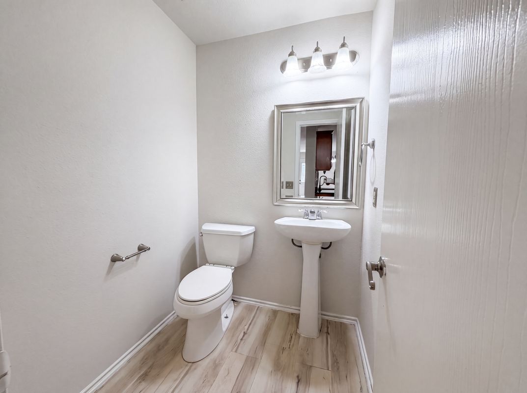 Photo 13 of 22 of 5810 Vasey Blvd, Austin, TX