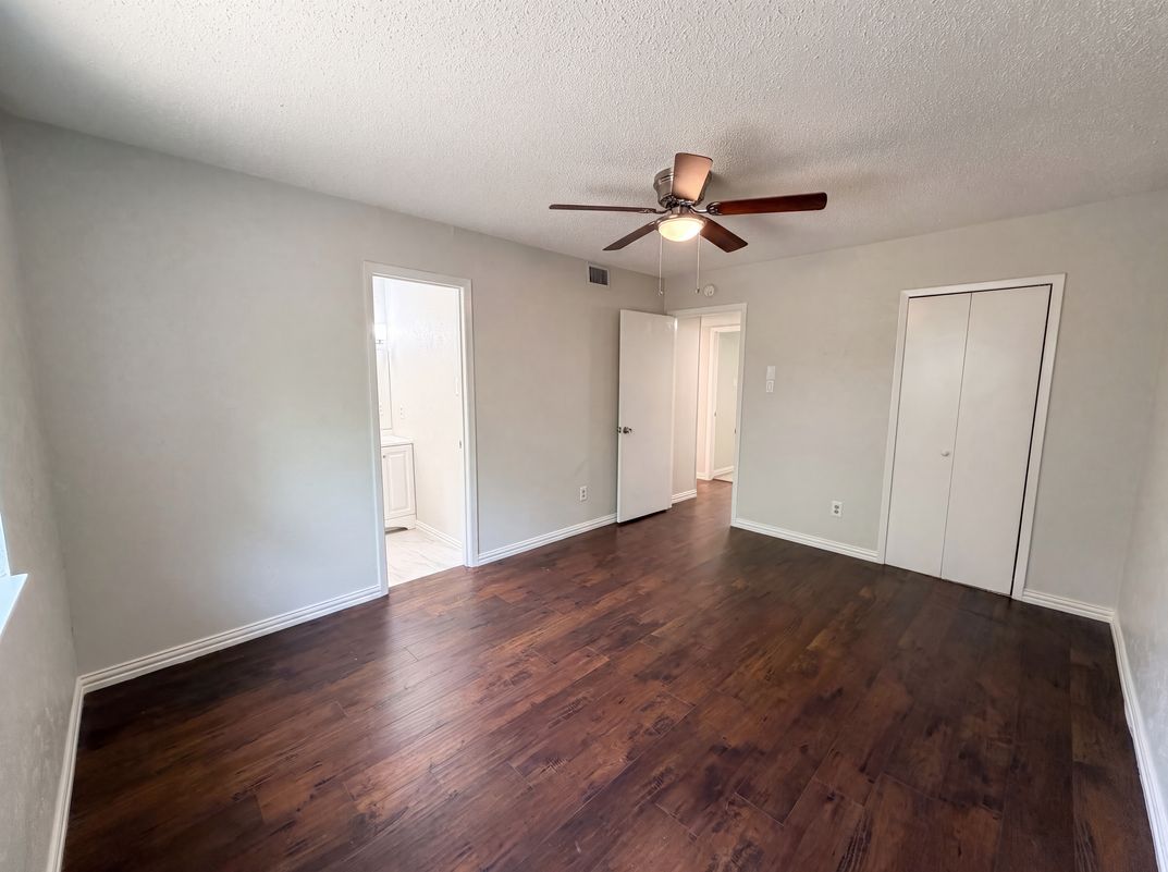 Photo 4 of 25 of 5608 Cherilee Ln, Haltom City, TX