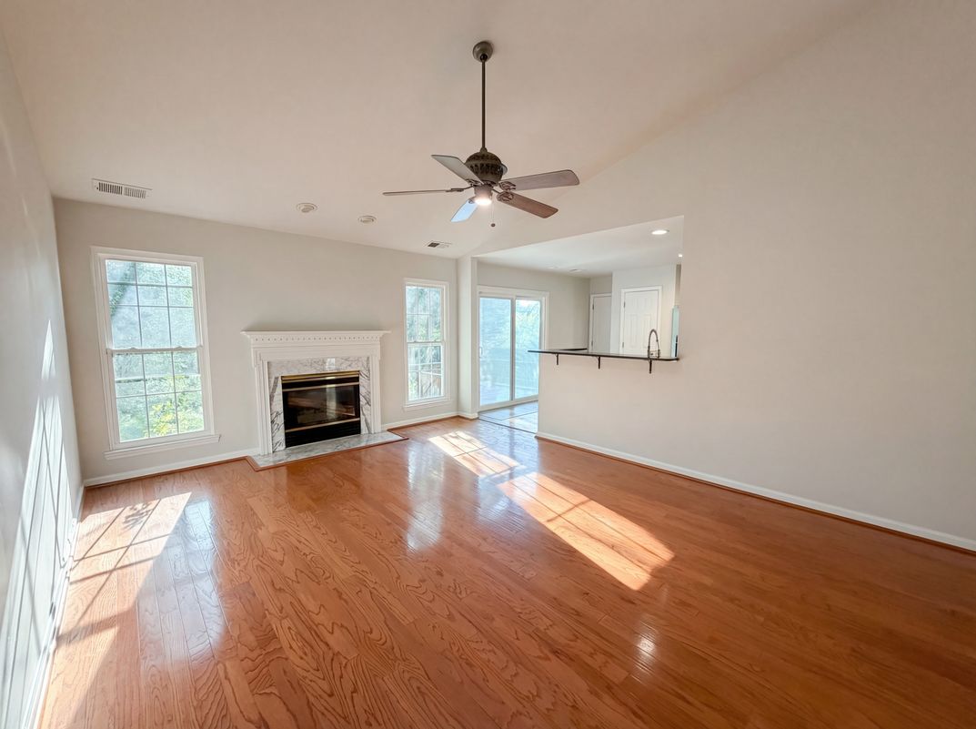 Photo 11 of 18 of 2416 Bayview Dr, Nashville, TN