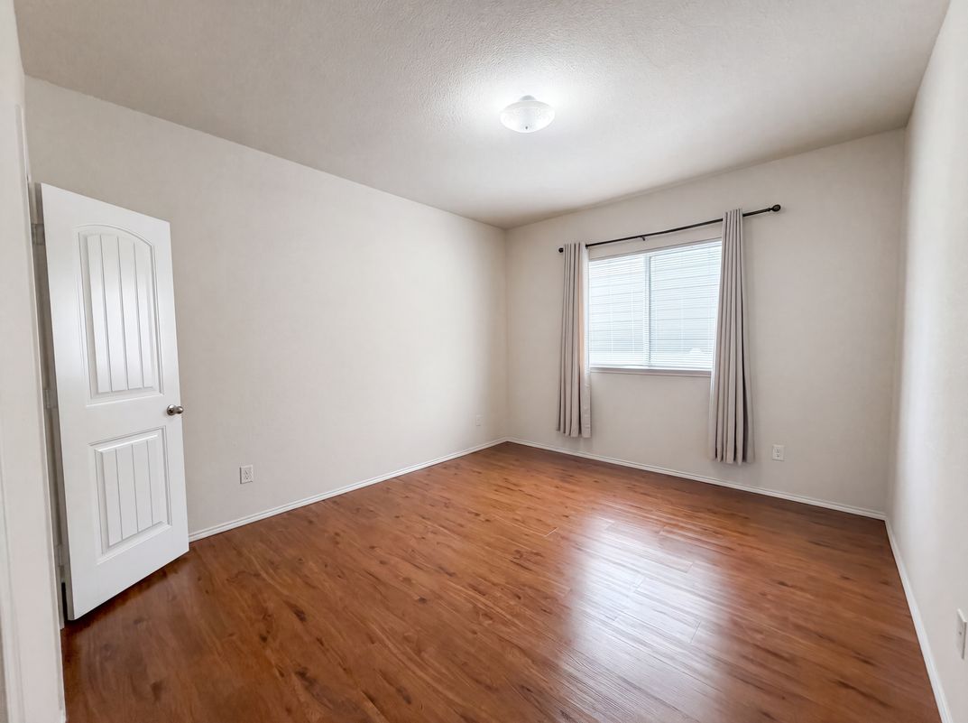 Photo 12 of 26 of 9165 Blackstone Dr, Providence Village, TX