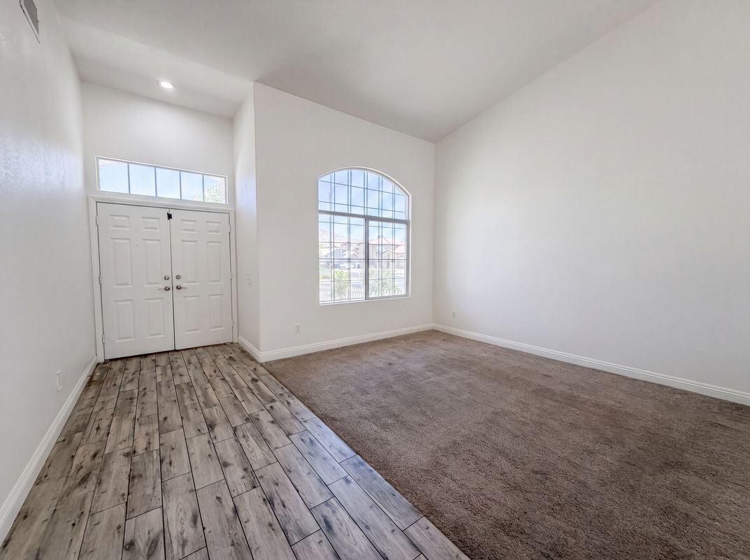 Photo 11 of 27 of 6335 Pavestone Ln, Las Vegas, NV