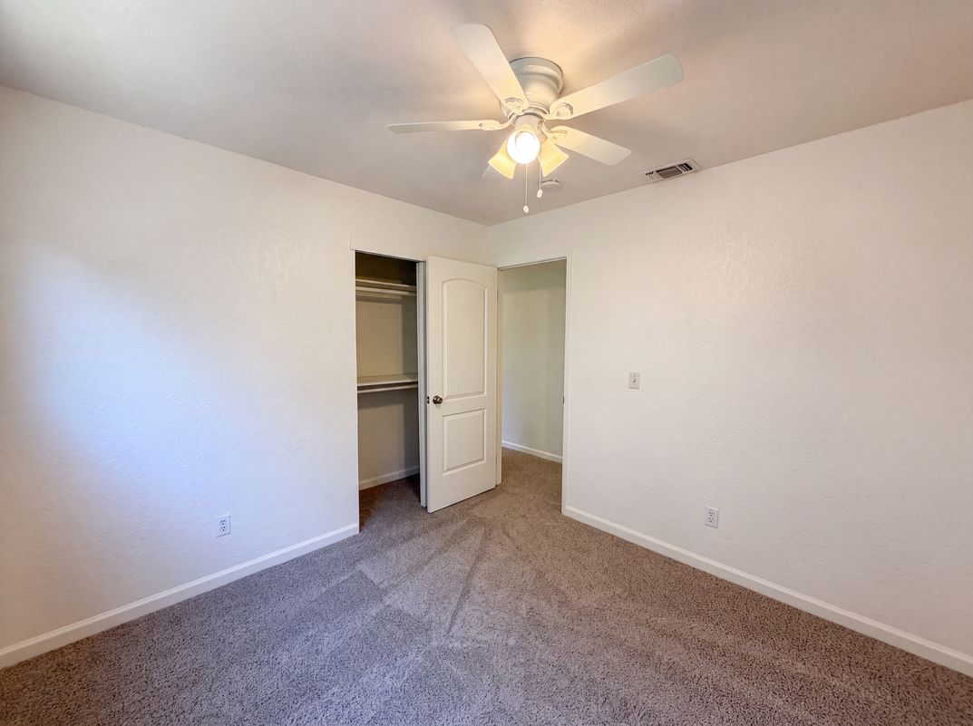 Photo 12 of 29 of 7431 Garden Gate Dr, Citrus Heights, CA