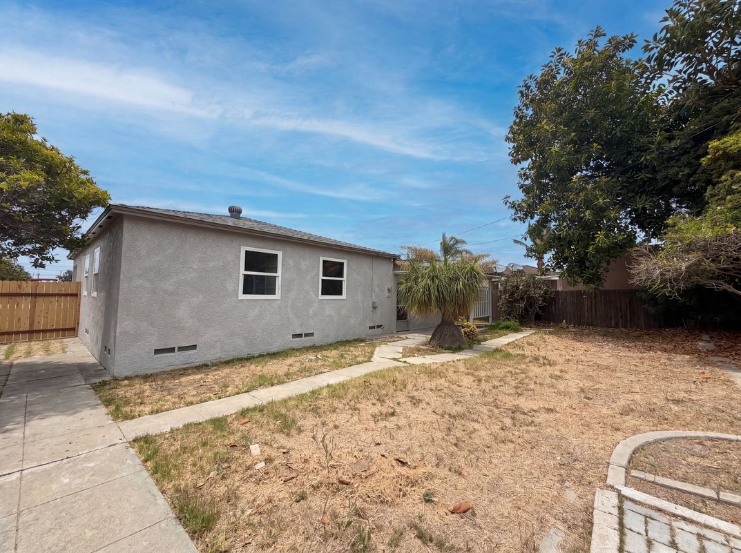 Photo 5 of 19 of 625 Woodlawn Ave, Chula Vista, CA