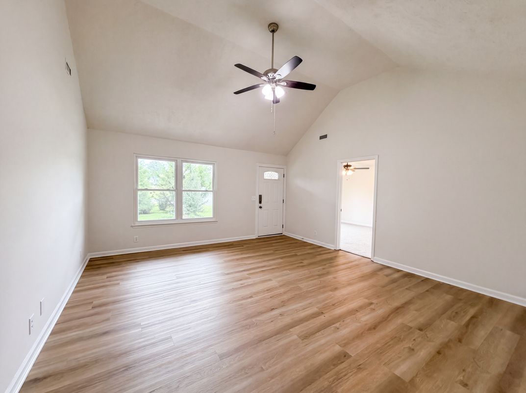 Photo 6 of 21 of 7502 Lone Eagle Dr, Murfreesboro, TN
