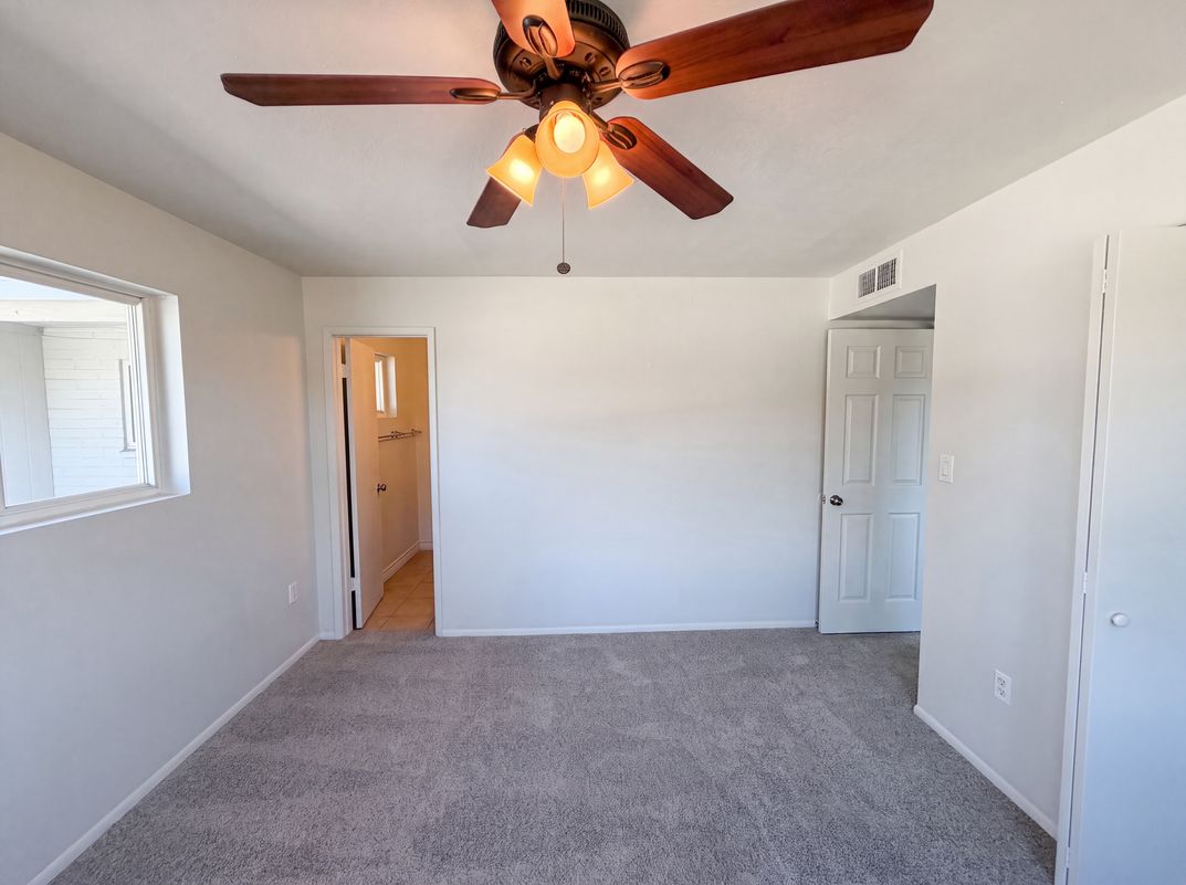 Photo 16 of 25 of 5908 W Calavar Rd, Glendale, AZ