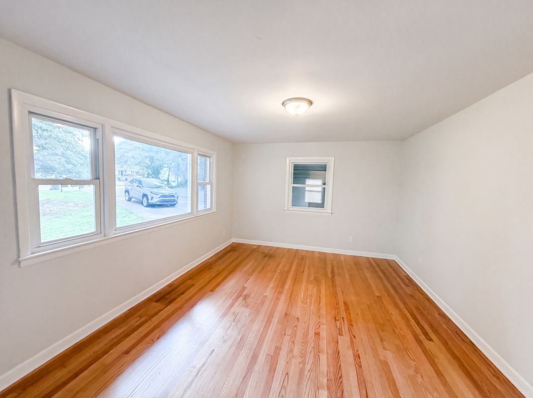 Photo 4 of 16 of 407 Lamesa Dr, Raleigh, NC