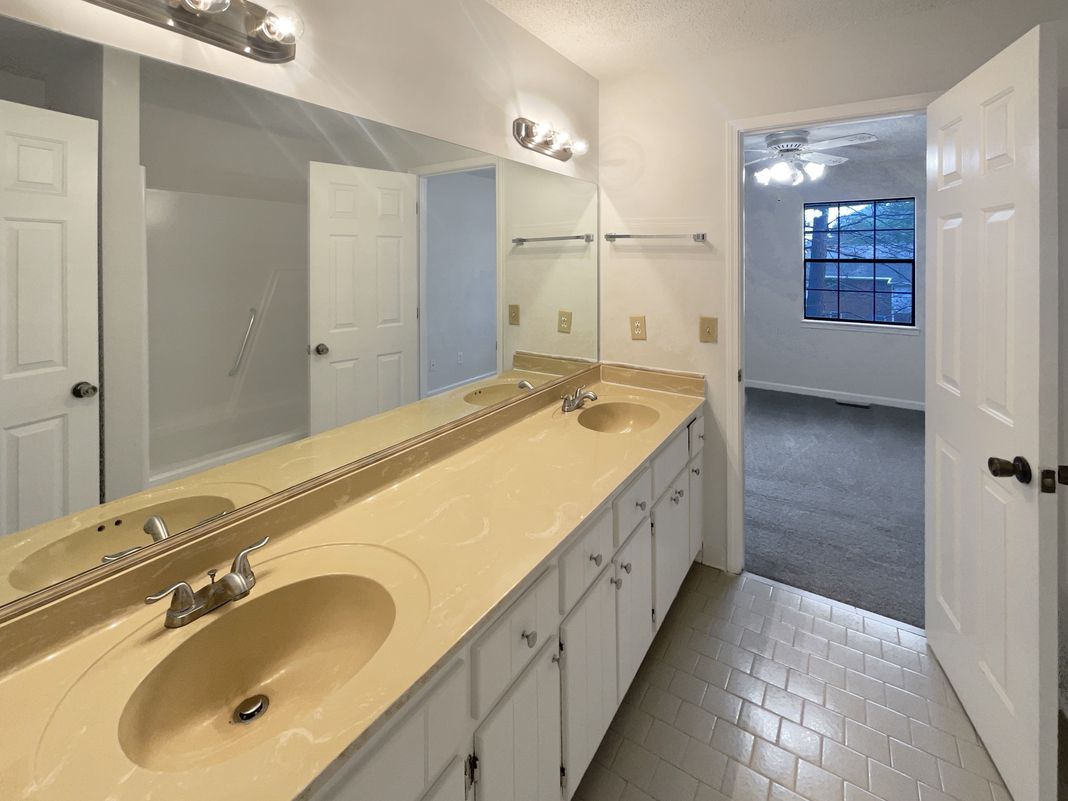 Photo 7 of 21 of 6090 Wintergreen Rd, Norcross, GA