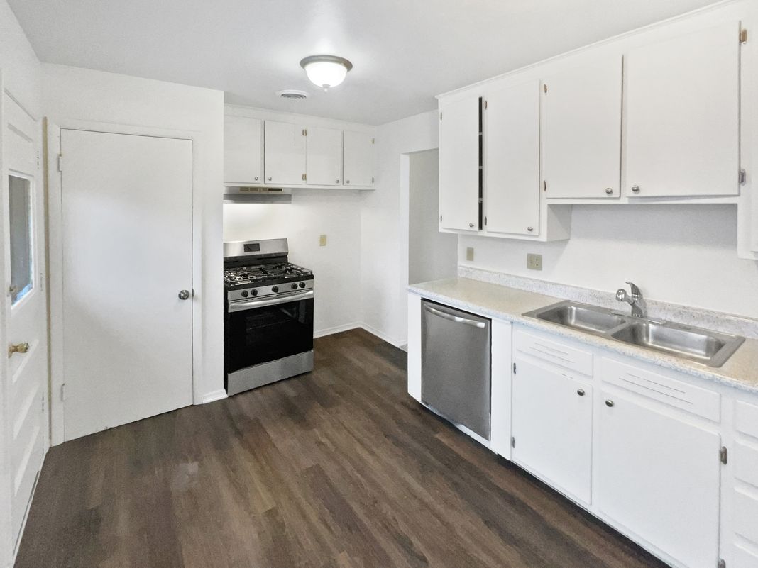 Photo 2 of 24 of 2127 Saranac Dr, Colorado Springs, CO