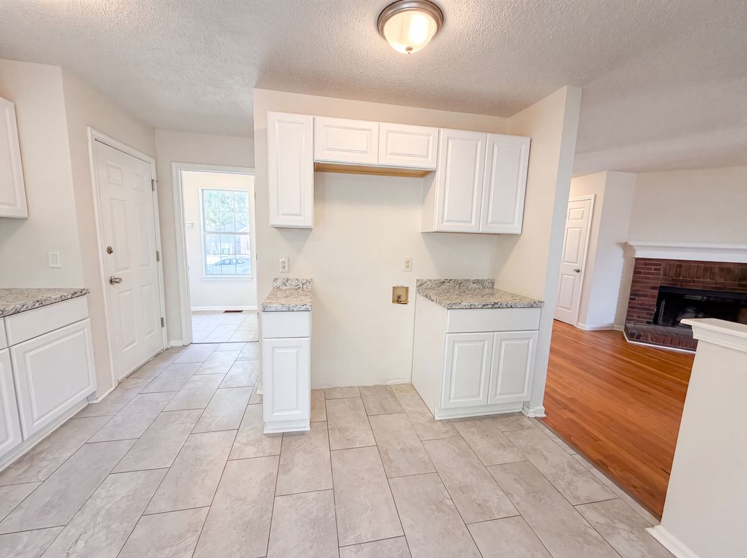 Photo 11 of 29 of 303 Bradford Ln, Columbia, SC