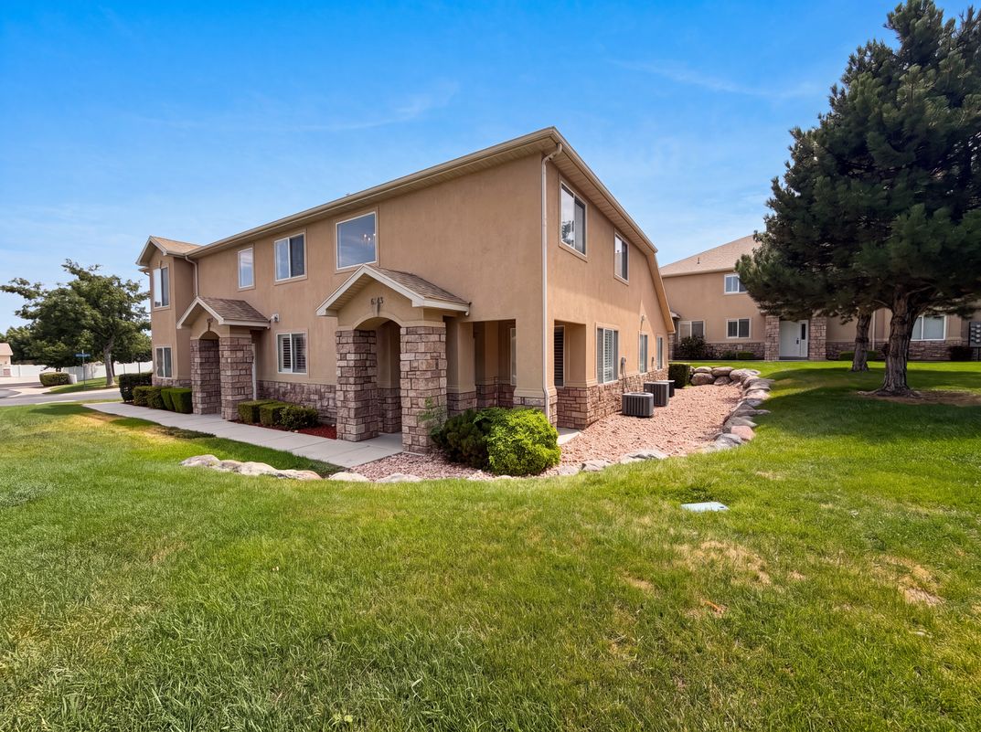 Photo 17 of 20 of 6943 W Bamburgh Way, West Valley City, UT