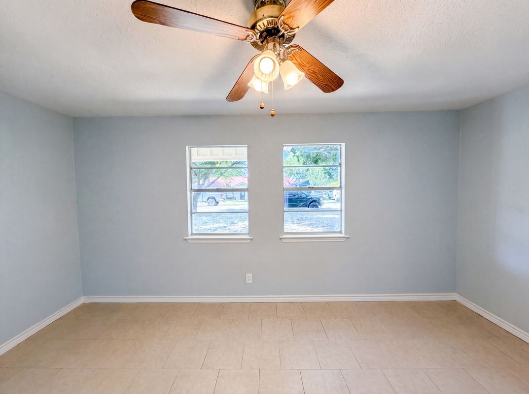 Photo 7 of 19 of 502 Jennings St, Nocona, TX