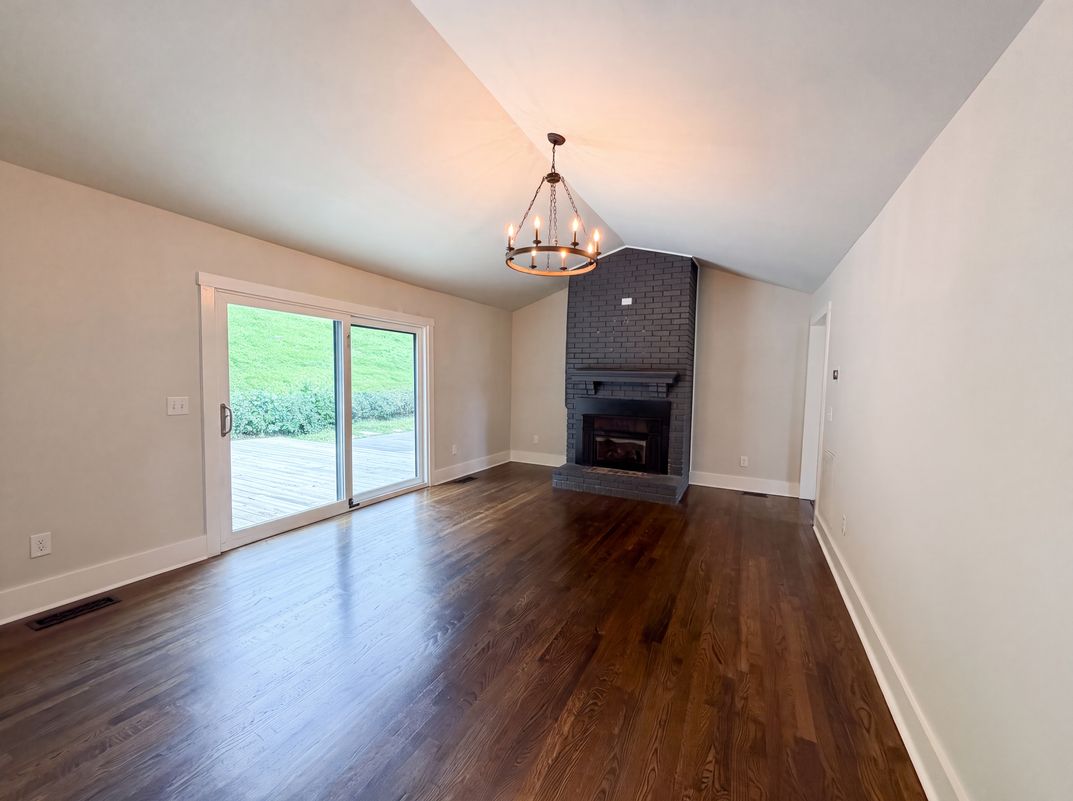 Photo 8 of 36 of 6112 Pinehurst Dr, Nashville, TN