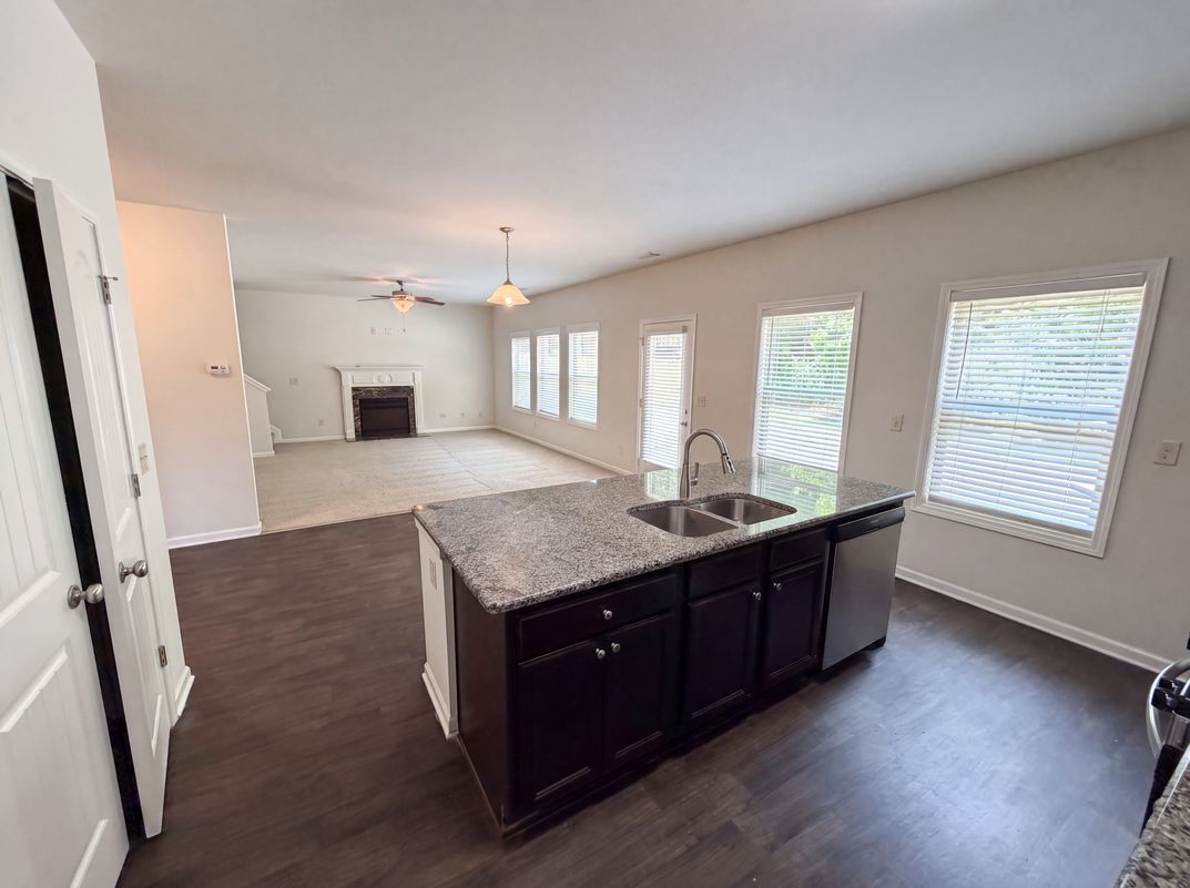 Photo 24 of 34 of 821 Walnut Woods Dr, Braselton, GA
