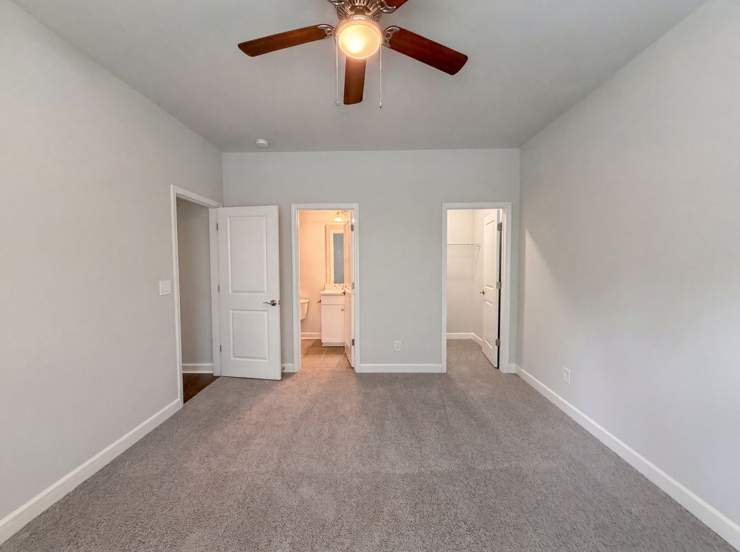 Photo 4 of 16 of 5704 Woodard St, Charlotte, NC
