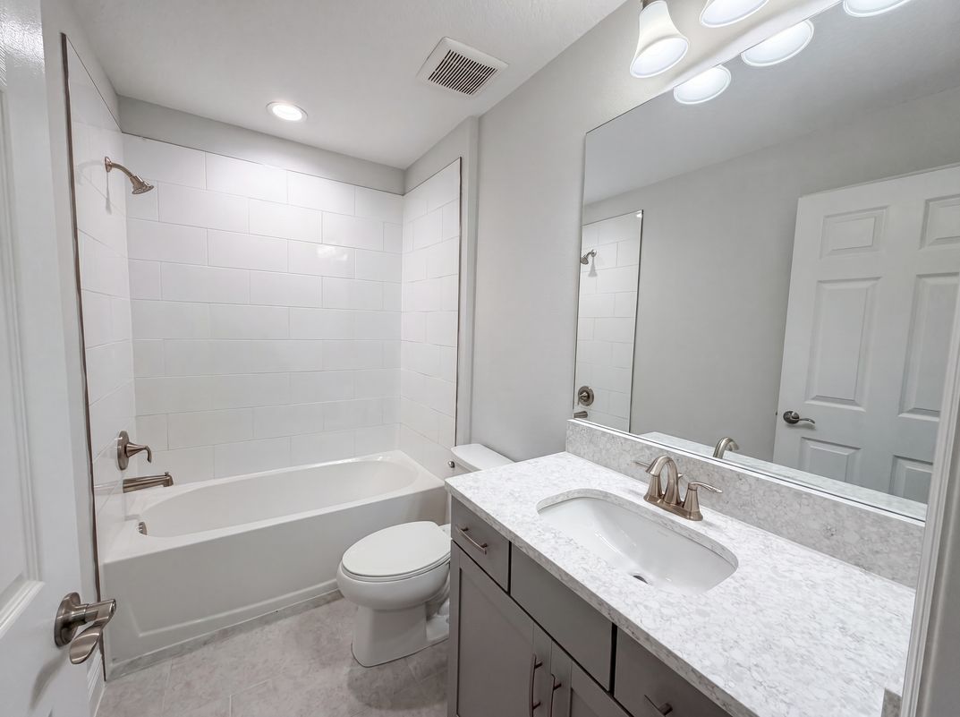 Photo 19 of 25 of 13176 Twin Bridges Dr, Riverview, FL