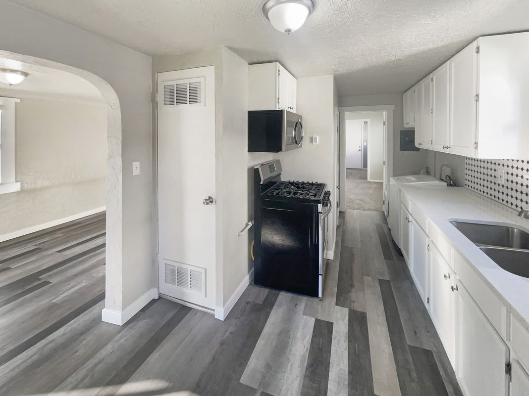Photo 8 of 17 of 2865 Pingree Ave, Ogden, UT