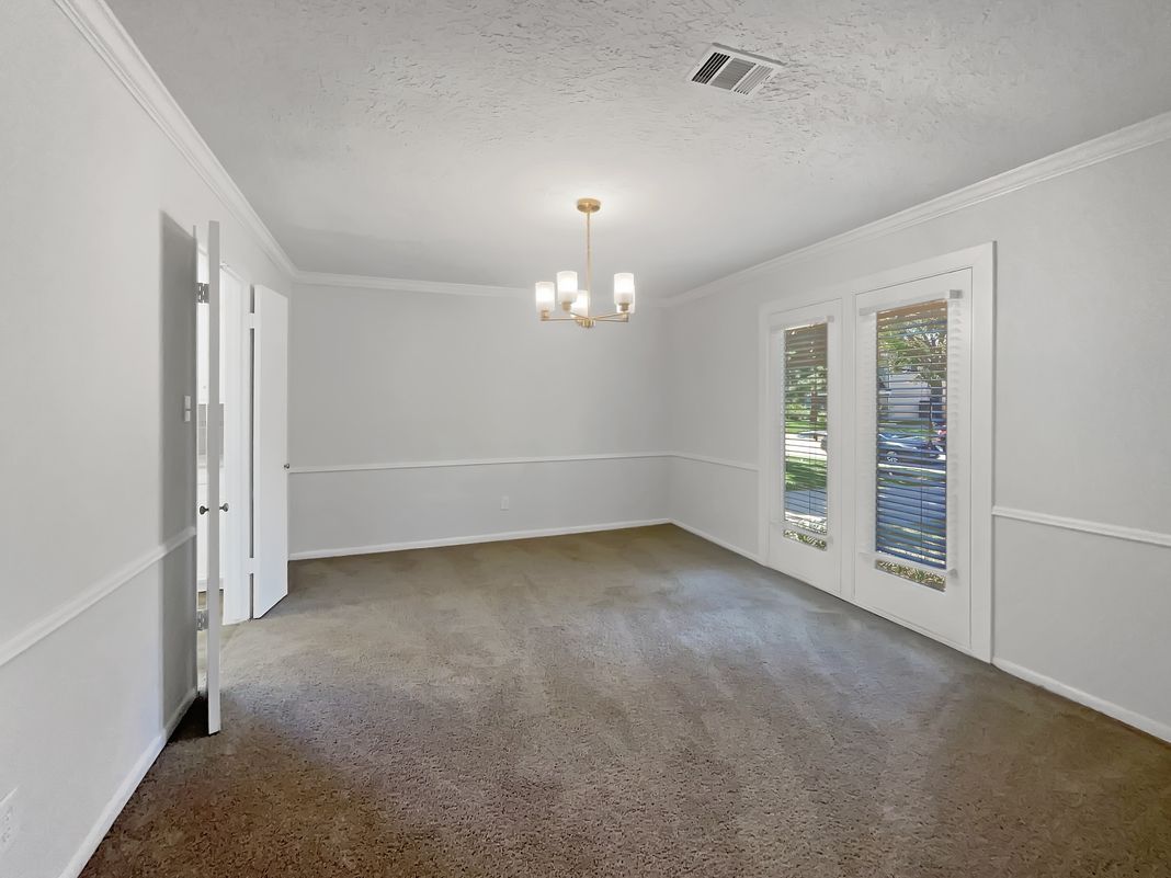 Photo 10 of 24 of 11307 Wickersham Ln, Houston, TX