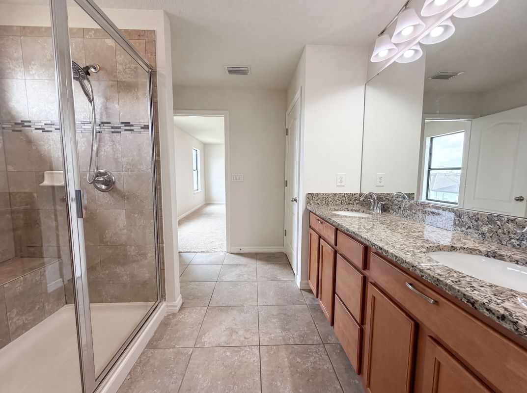 Photo 18 of 29 of 14207 Alistar Manor Dr, Wimauma, FL